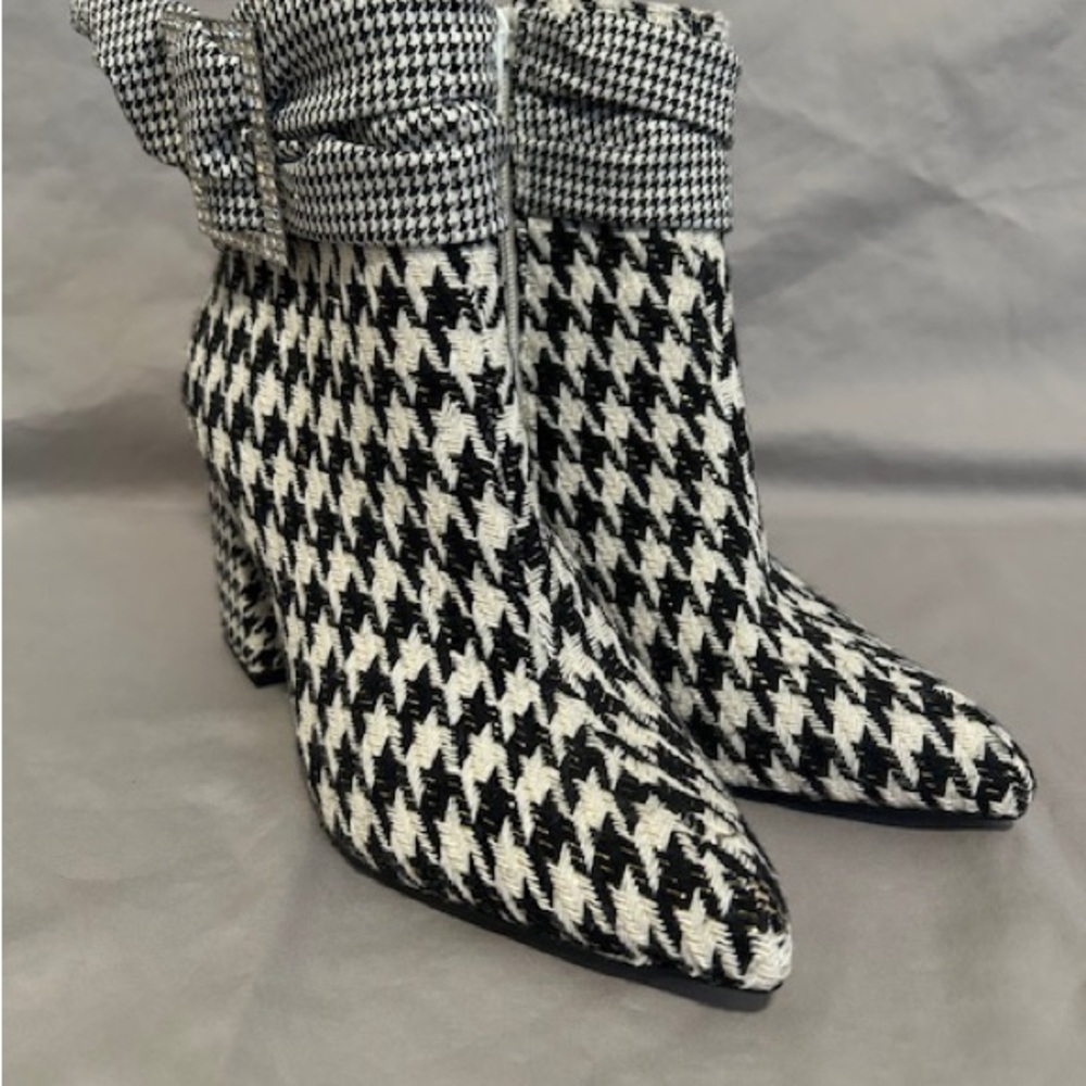 Betsy Johnson ankle boot, lightly worn